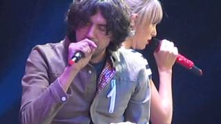 Taylor Swift and Gary Lightbody  The Last Time  Sacramento CA [upl. by Quiteri]