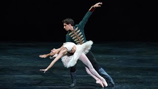 Swan Lake – Act II pas de deux Francesca Hayward Cesar Corrales The Royal Ballet [upl. by Remled]