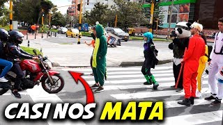 CANTAMOS EL RAP DE FREE FIRE EN LA CALLE bromas en la calle [upl. by Nora]